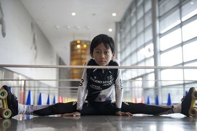 Video: Limbo Skating Under Bars Has A New World Record!