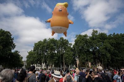 Video: Google Search 'idiot'... You Get Trump