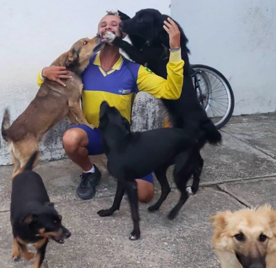 Mailman Takes Photos With Every Adorable Pet Along His Route