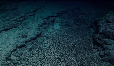 Dark Oxygen Generated By Battery-like Metals Underwater