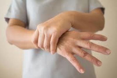 Ultrasound Therapy Incredibly Cures Man With Tremors In His Hand
